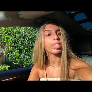 Meet your Posher, Eva